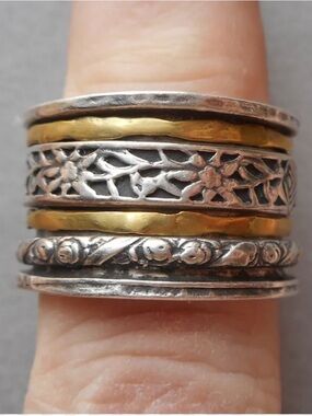 Silpada 925 Sterling Silver & Brass TWIRL ring
Retired
Size 7.5-8